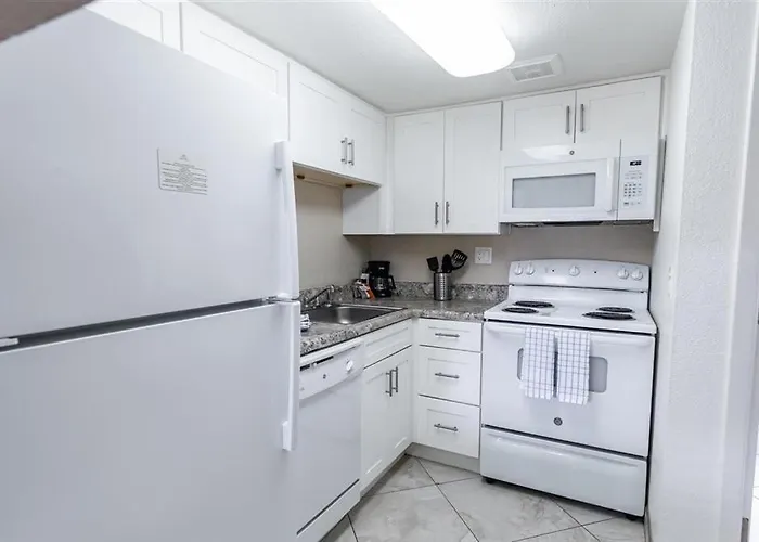 218 Fully Furnished 1br Suite-outdoor Pool Apartament *