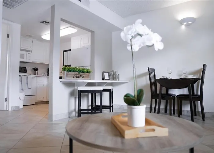 218 Fully Furnished 1br Suite-outdoor Pool *