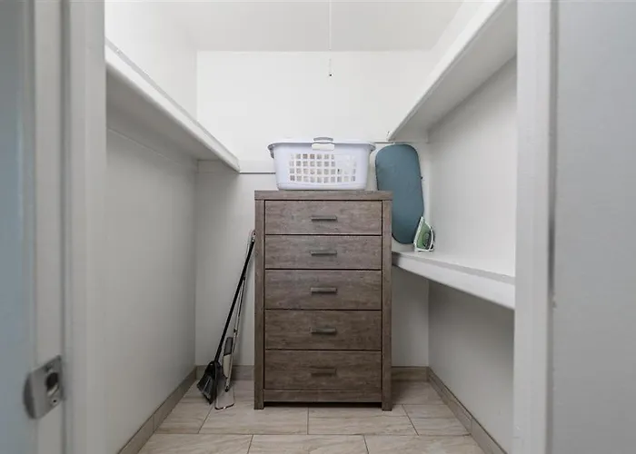 218 Fully Furnished 1br Suite-outdoor Pool